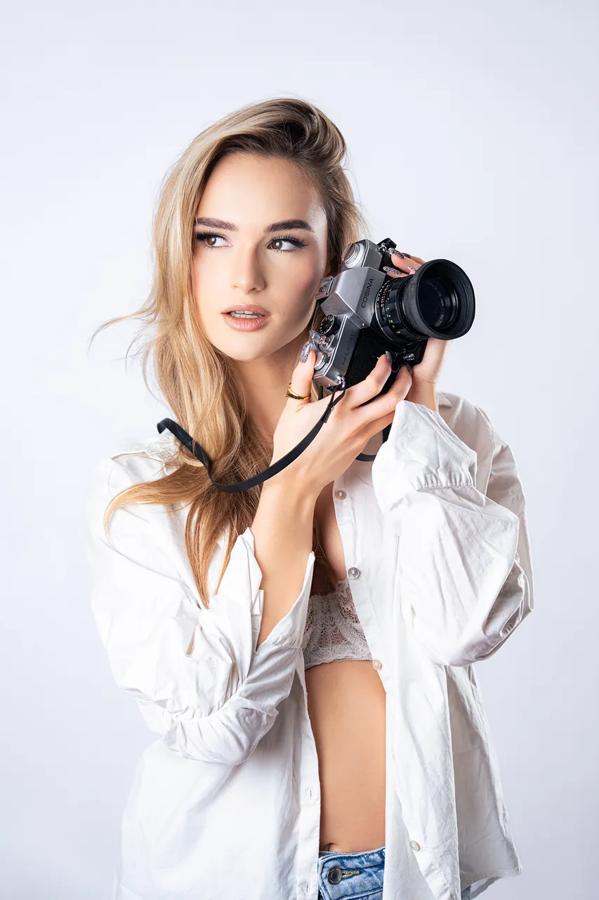 Portret w białej koszuli